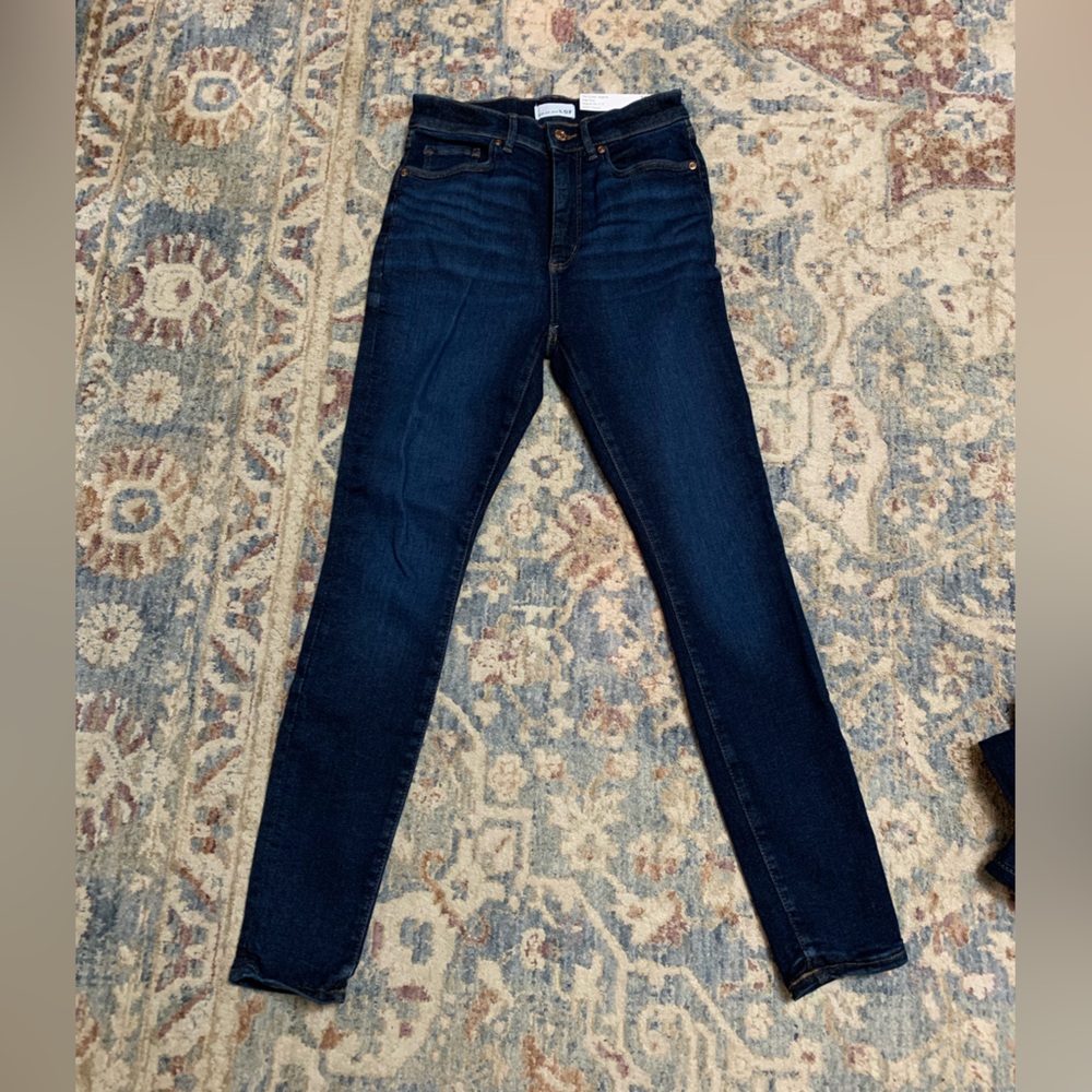 NWT - LOFT Women's Petite Dark Wash Skinny/Jegging Jean